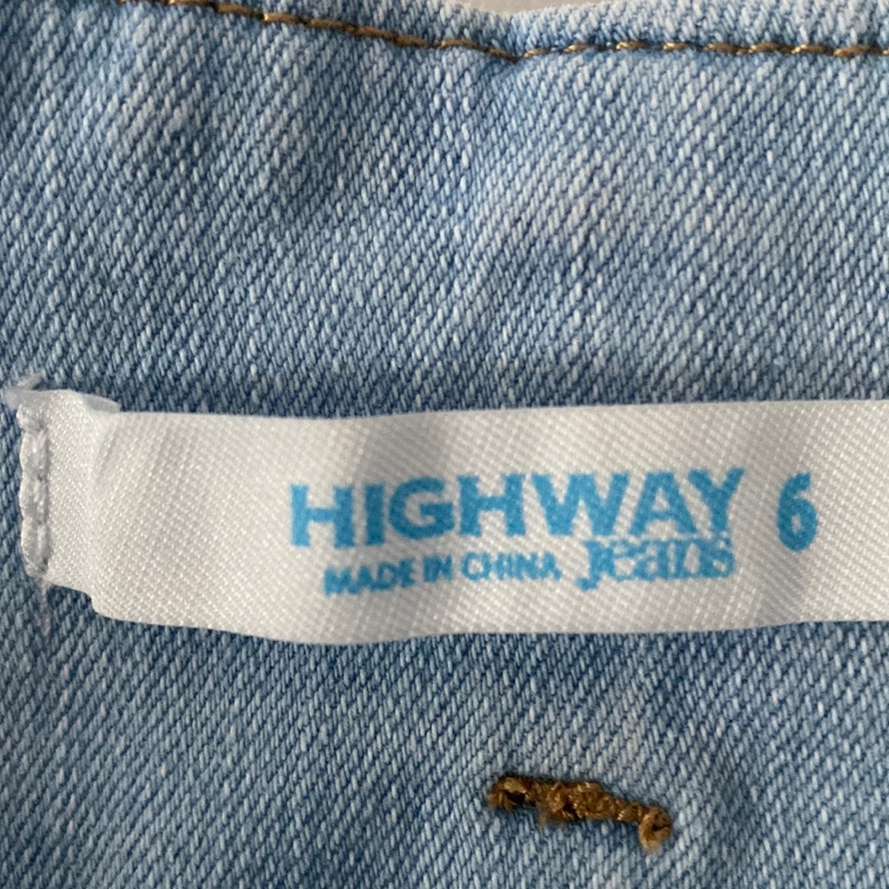 Hi rise belted light denim jeans - Picture 2 of 6